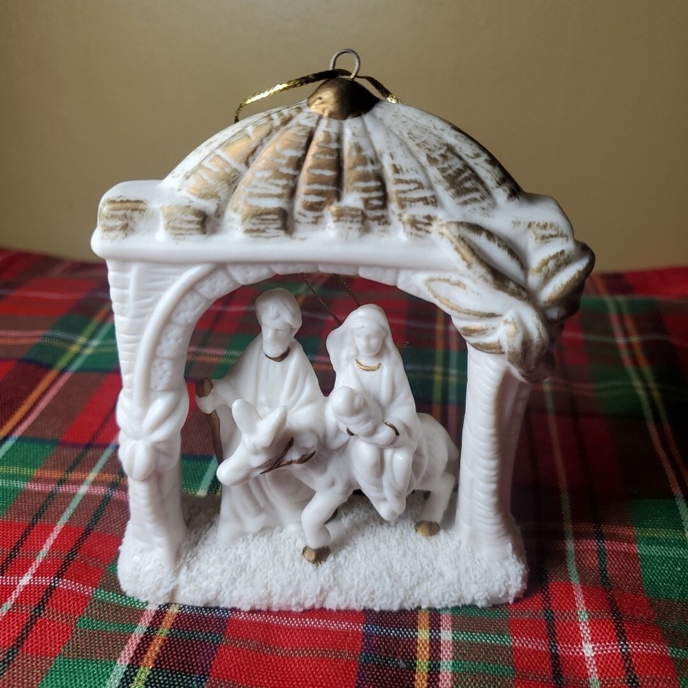 Unbranded 3.5" Nativity Ornament Unisex White Gold Porcelain Christmas Religious